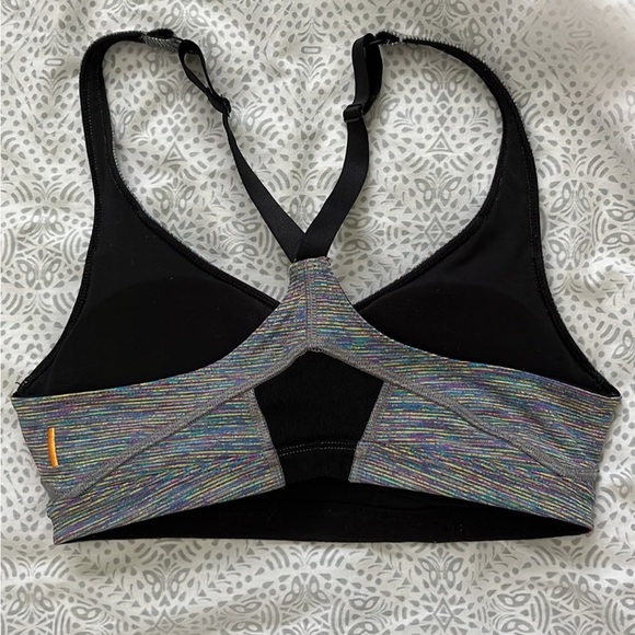 🍀FREE when bundle🍀 Lucy Activewear Sports Bra multi color - Picture 3 of 9